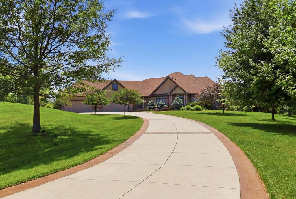 22720 Sweeney Lane, Lakeville, MN 55044 — photo 2