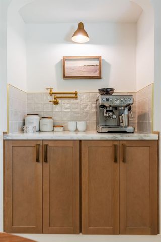7341 S Land Park Dr, Sacramento, CA 95831