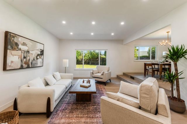 7341 S Land Park Dr, Sacramento, CA 95831