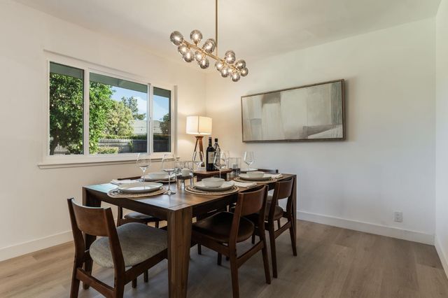 7341 S Land Park Dr, Sacramento, CA 95831