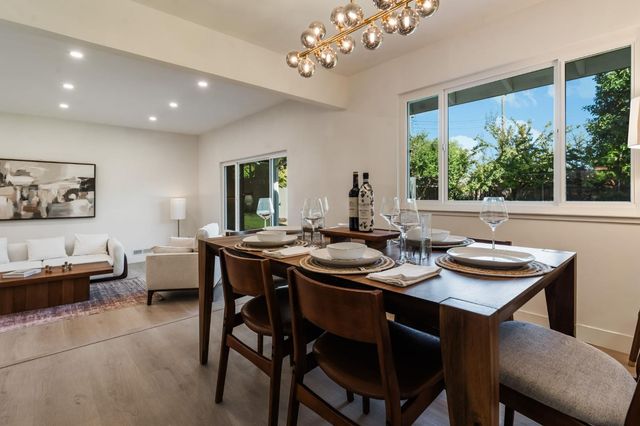 7341 S Land Park Dr, Sacramento, CA 95831