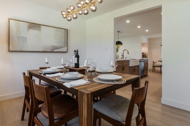 7341 S Land Park Dr, Sacramento, CA 95831