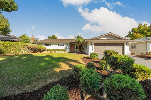 7341 S Land Park Dr, Sacramento, CA 95831