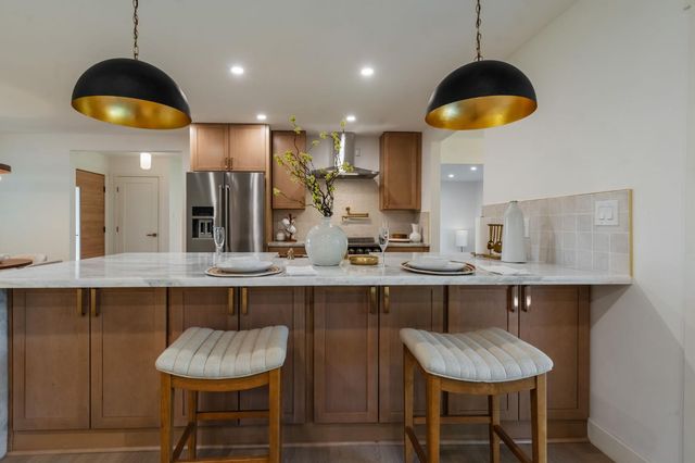 7341 S Land Park Dr, Sacramento, CA 95831