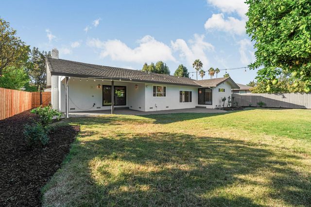 7341 S Land Park Dr, Sacramento, CA 95831
