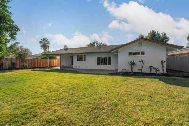 7341 S Land Park Dr, Sacramento, CA 95831
