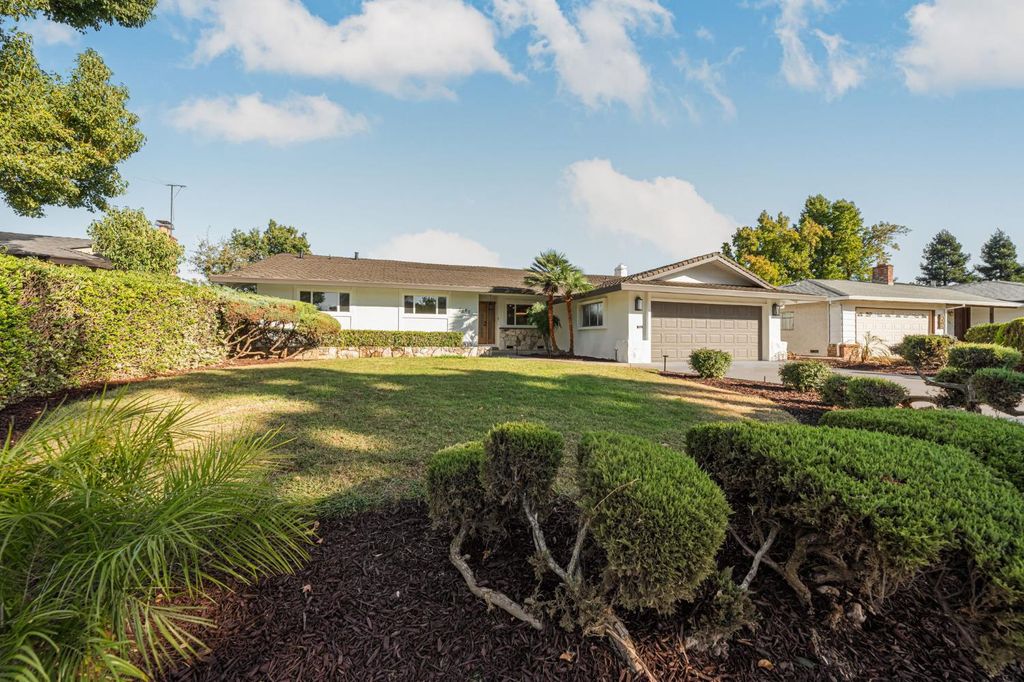 7341 S Land Park Dr, Sacramento, CA 95831