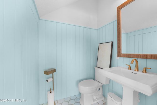 4235 STACEY Road E, Jacksonville, FL 32250