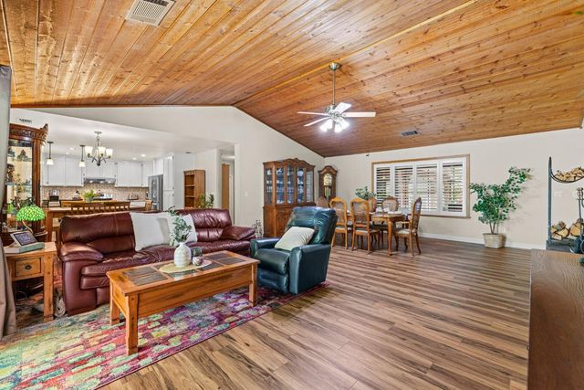 3719 Garnet Rd, Pollock Pines, CA 95726