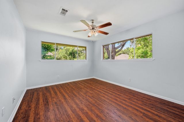 901 Maple Street, Howe, TX 75459