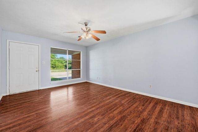 901 Maple Street, Howe, TX 75459
