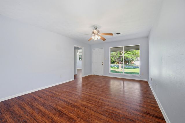 901 Maple Street, Howe, TX 75459