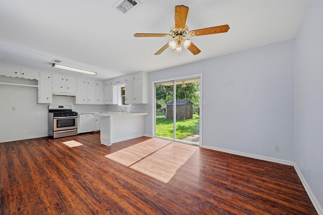 901 Maple Street, Howe, TX 75459