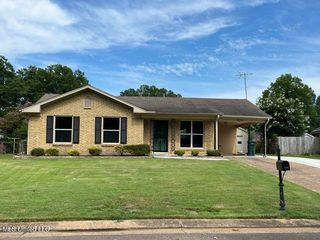 8376 Cedarcrest Drive, Southaven, MS 38671