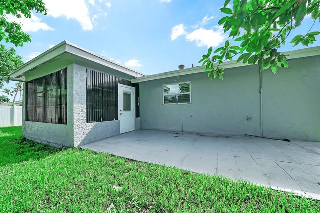 724 Avenue Chaumont, Delray Beach, FL 33445