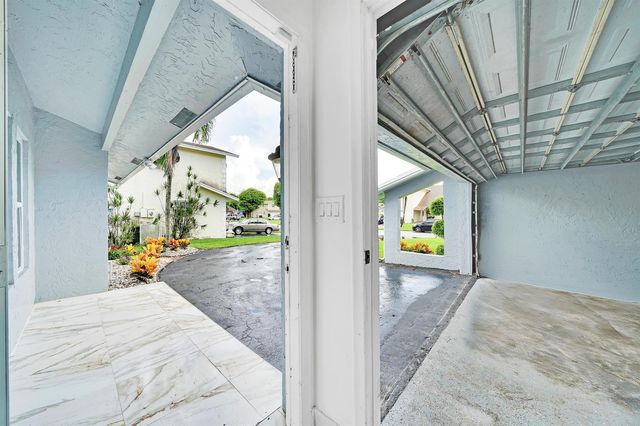 724 Avenue Chaumont, Delray Beach, FL 33445