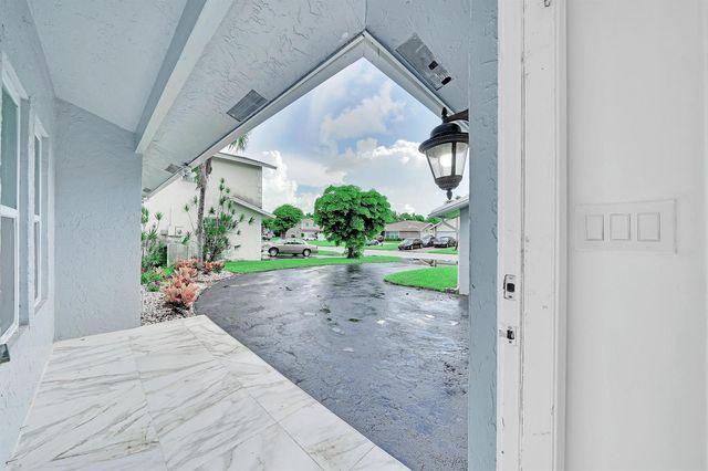 724 Avenue Chaumont, Delray Beach, FL 33445