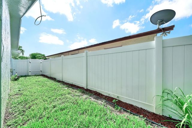 724 Avenue Chaumont, Delray Beach, FL 33445