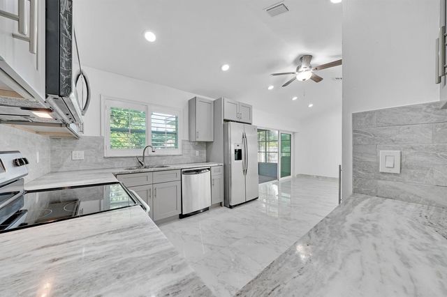 724 Avenue Chaumont, Delray Beach, FL 33445