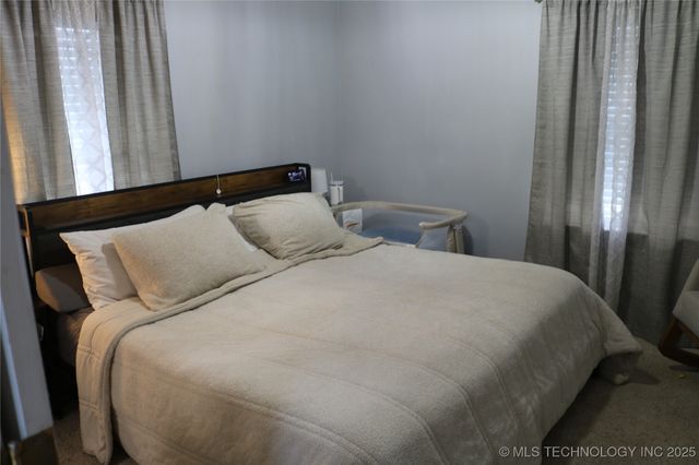 905 Forest Drive, Sand Springs, OK 74063