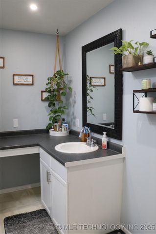 905 Forest Drive, Sand Springs, OK 74063