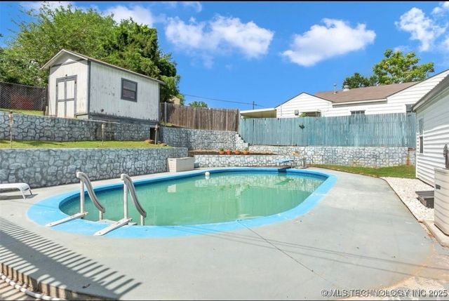 905 Forest Drive, Sand Springs, OK 74063