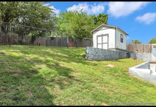 905 Forest Drive, Sand Springs, OK 74063