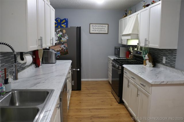 905 Forest Drive, Sand Springs, OK 74063