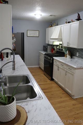 905 Forest Drive, Sand Springs, OK 74063