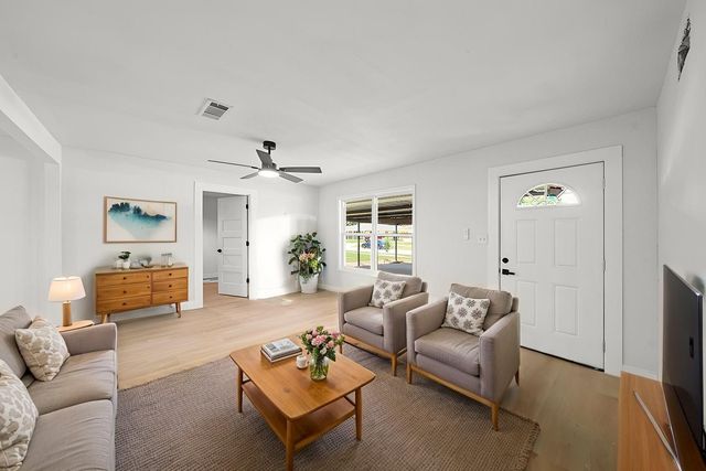 6826 Kingsway Drive, Houston, TX 77087