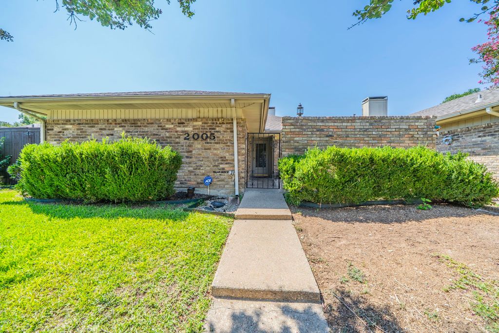 2005 Whippoorwill Lane, Carrollton, TX 75006