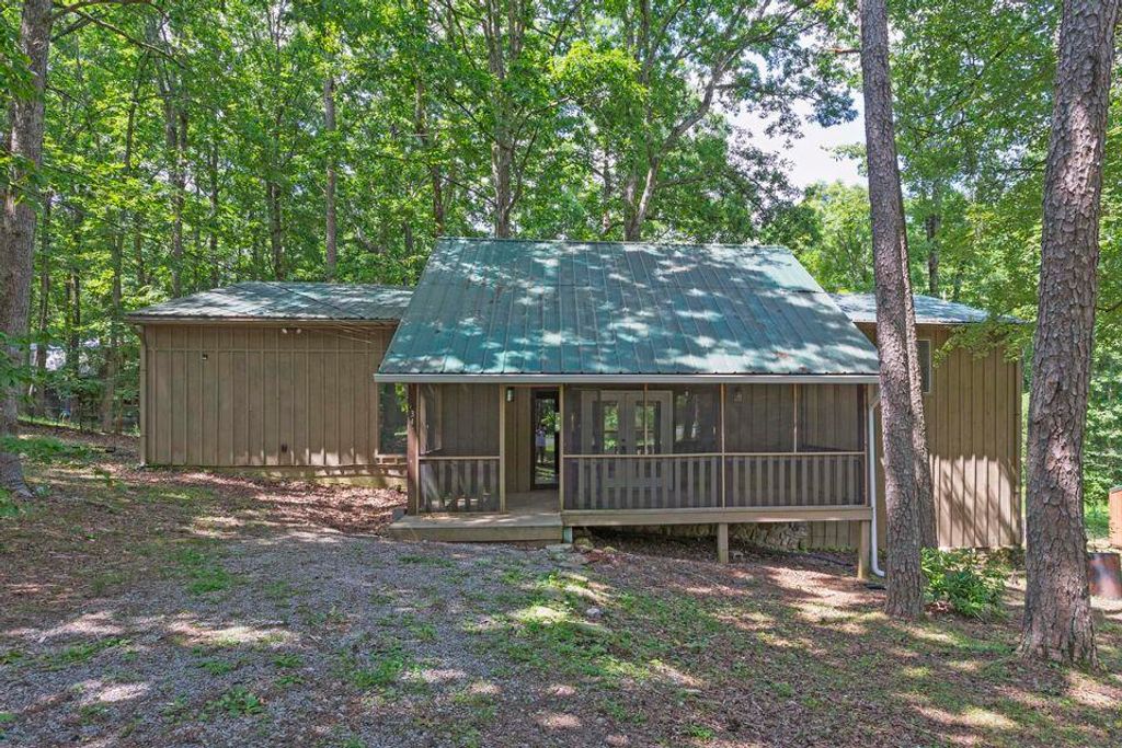 34 Miller Cove Circle, Signal Mountain, TN 37377