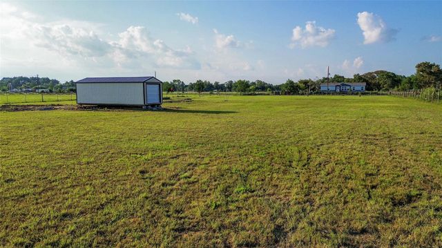 11835 33rd Street, Santa Fe, TX 77510
