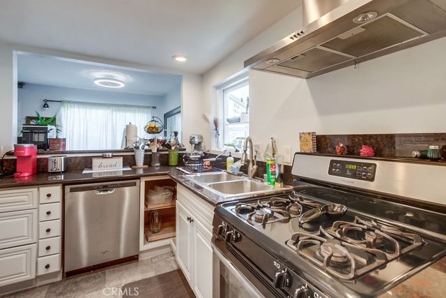 1059 Shadowridge Drive 1, Vista, CA 92081
