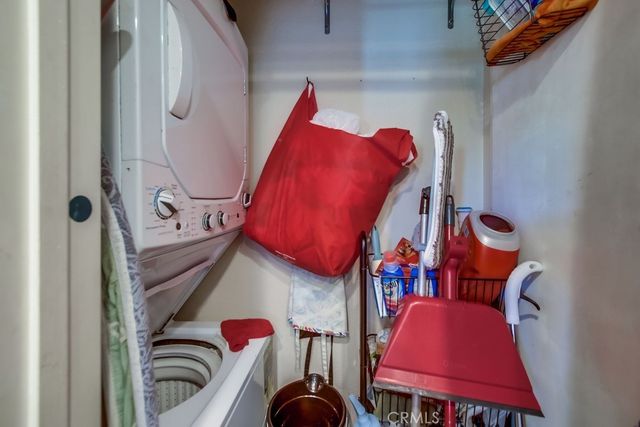 1059 Shadowridge Drive 1, Vista, CA 92081