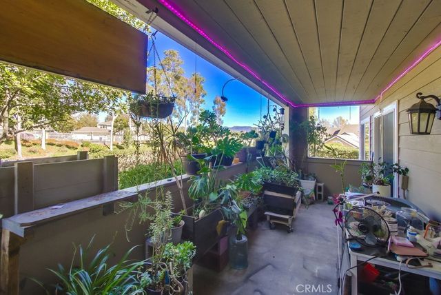 1059 Shadowridge Drive 1, Vista, CA 92081