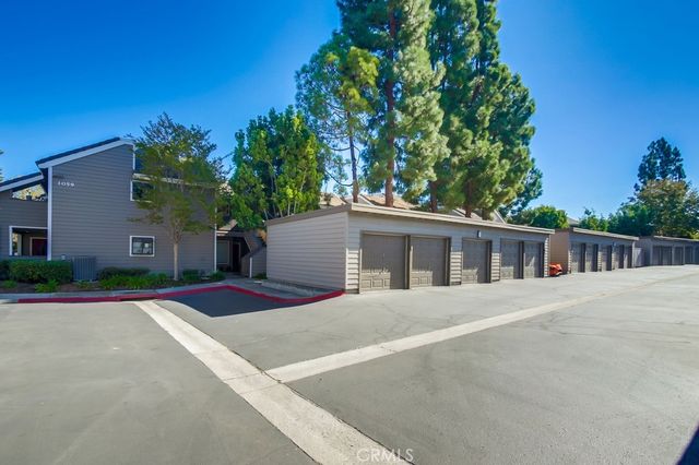 1059 Shadowridge Drive 1, Vista, CA 92081
