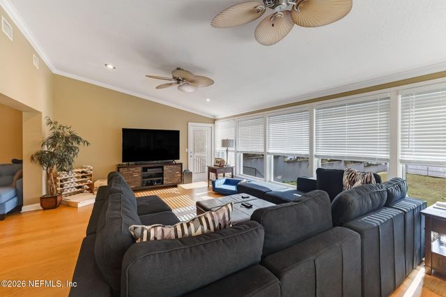 5812 CLIFTON Avenue, Jacksonville, FL 32211