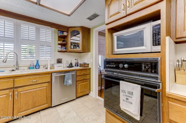 5812 CLIFTON Avenue, Jacksonville, FL 32211