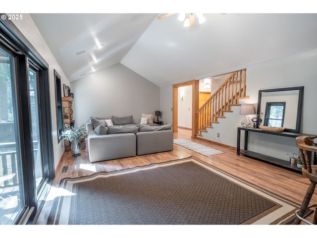 30138 FOX HOLLOW Rd, Eugene, OR 97405