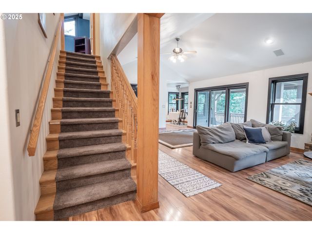 30138 FOX HOLLOW Rd, Eugene, OR 97405