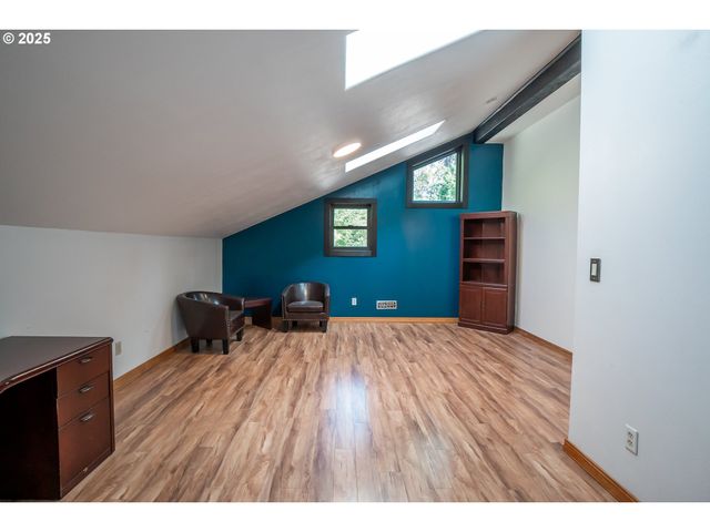 30138 FOX HOLLOW Rd, Eugene, OR 97405