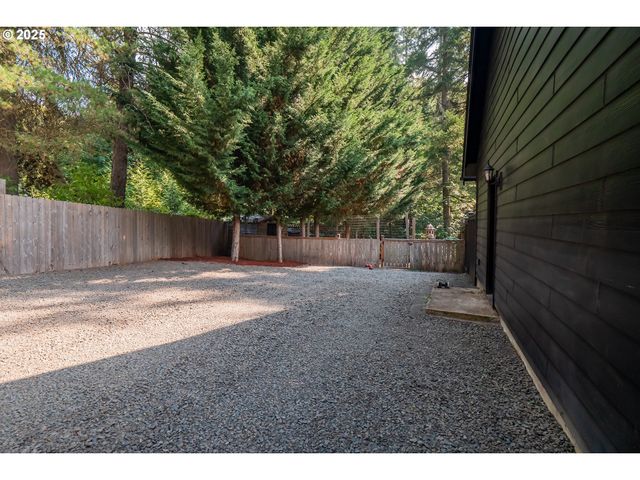 30138 FOX HOLLOW Rd, Eugene, OR 97405