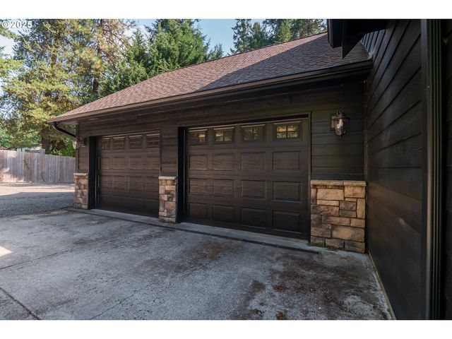 30138 FOX HOLLOW Rd, Eugene, OR 97405