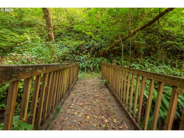 30138 FOX HOLLOW Rd, Eugene, OR 97405