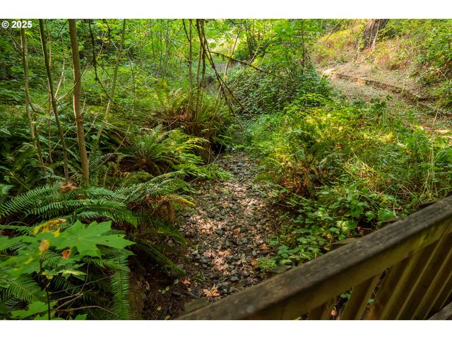30138 FOX HOLLOW Rd, Eugene, OR 97405