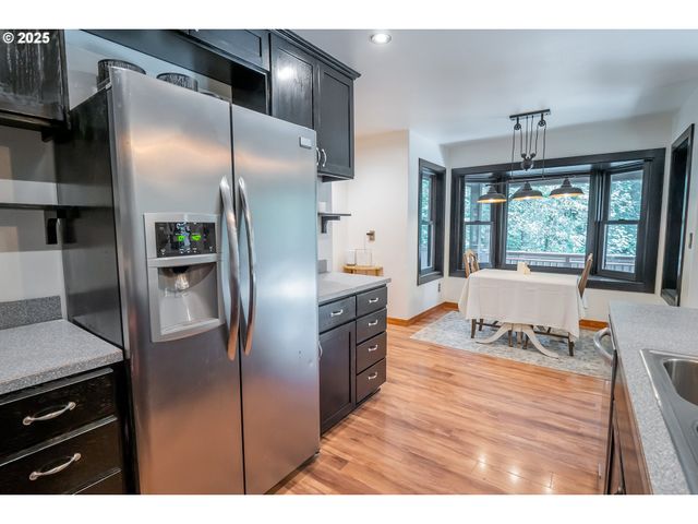 30138 FOX HOLLOW Rd, Eugene, OR 97405