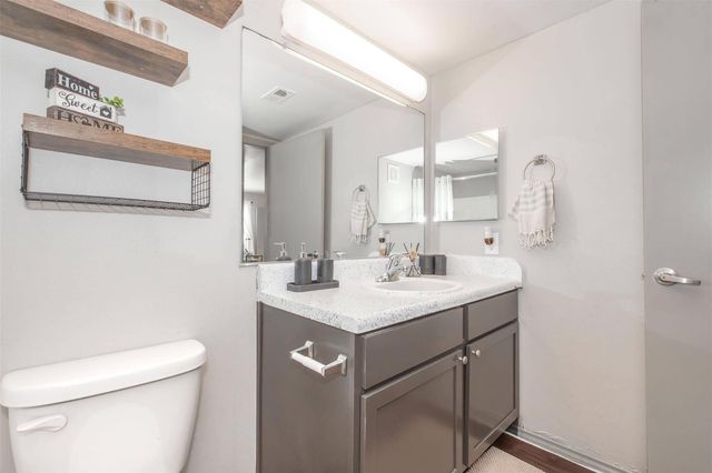 1088 Park Plaza Drive B1, Austin, TX 78753