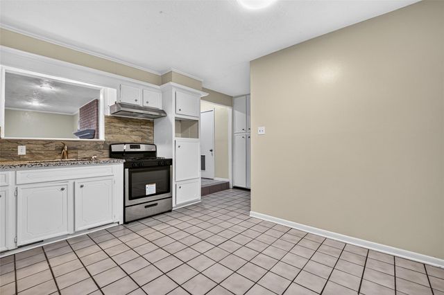 3010 Groton Drive, Houston, TX 77051