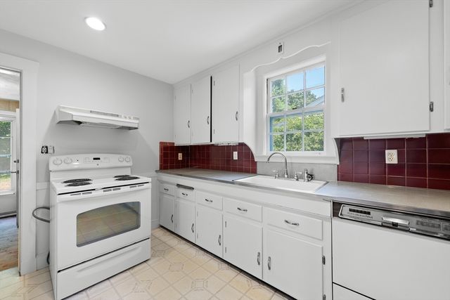 48 Marilyn Rd, Milton, MA 02186